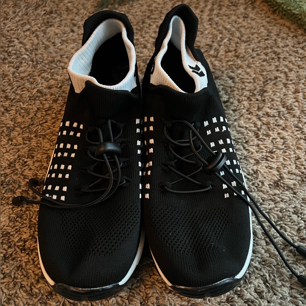 Stylish Black and White Women's Sneakers